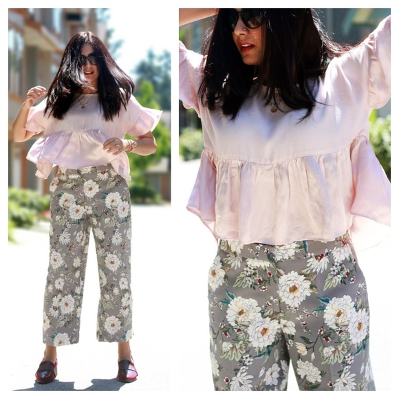 Zara Pants - NWOT 🌼 Zara Basic Gray Floral Crop Trousers